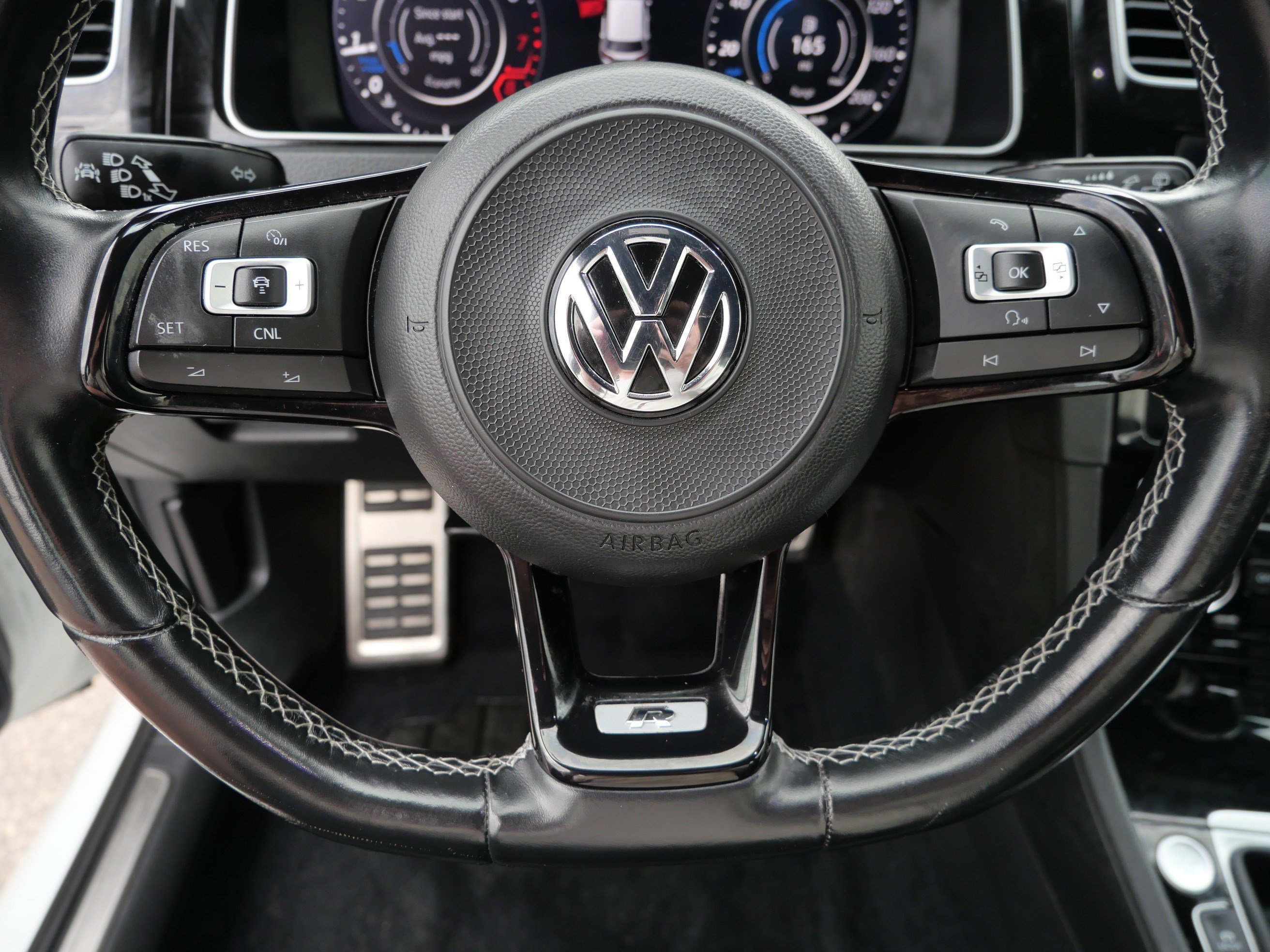 Used 2018 Oryx White Pearl Metallic Volkswagen HB W/DCC/ image 25