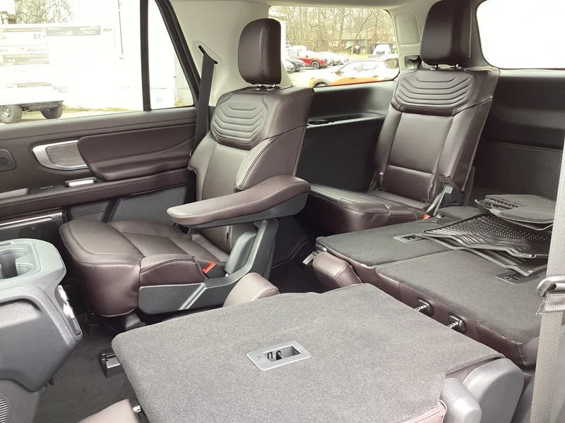 New 2026 Glacier Gray Metallic Tri-Coat Ford Platinum® image 33