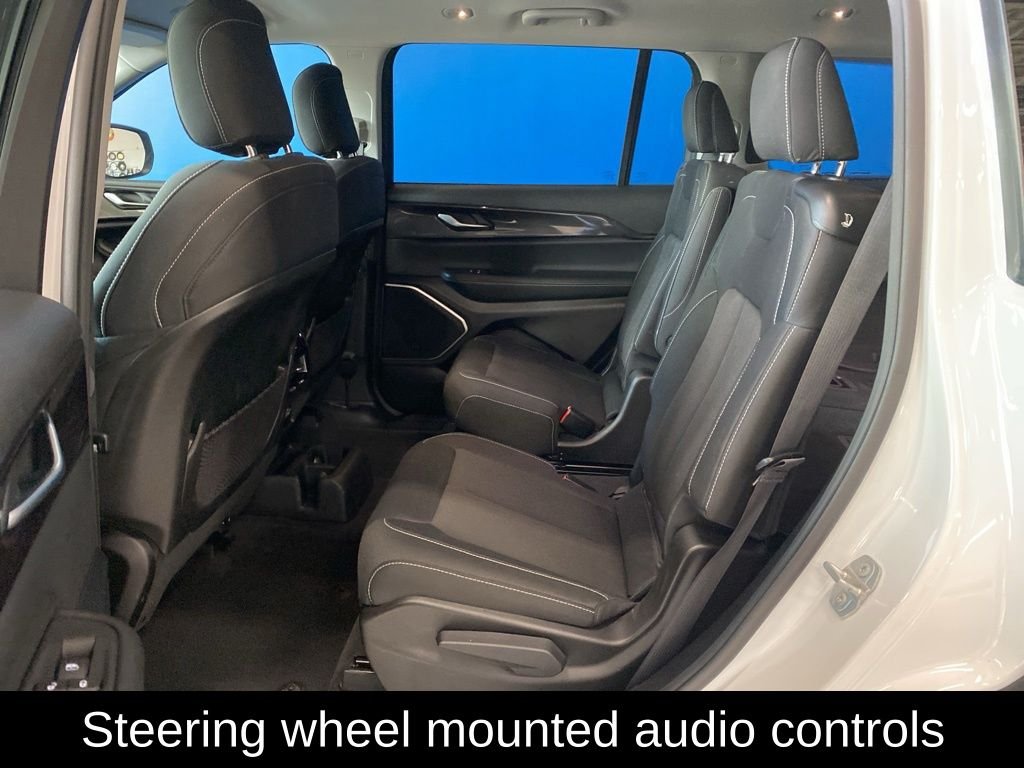 Used 2022 White Jeep Laredo image 10