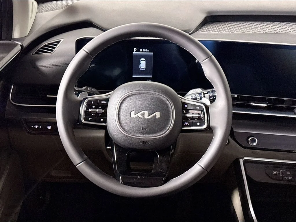 New 2026 Snow White Pearl Kia LXS image 13