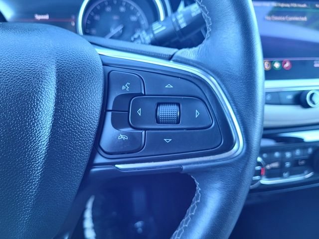 Used 2022 Red Buick Essence image 23