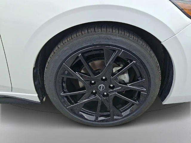 Used 2025 White Nissan SR image 8