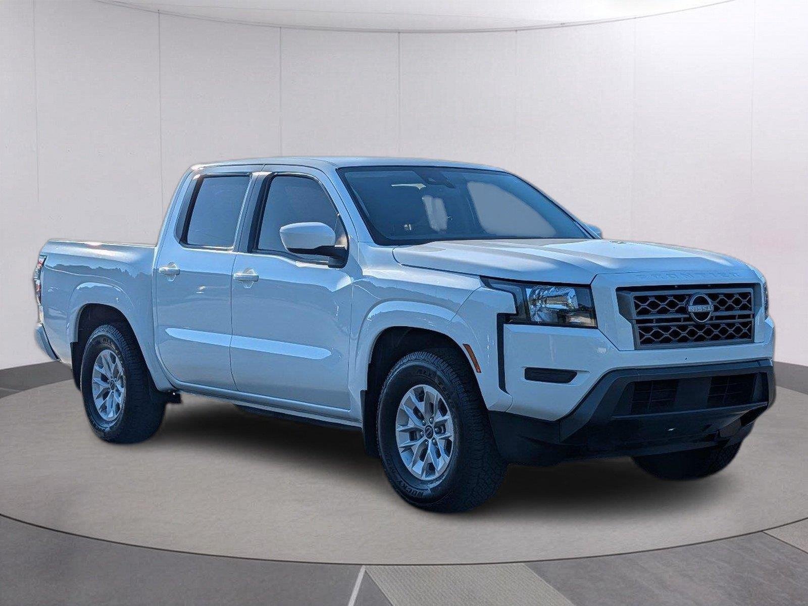 Used 2024 Glacier White Nissan SV image 8