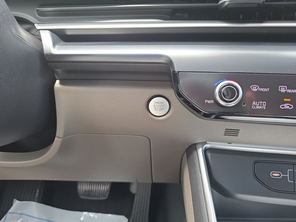 New 2026 Aurora Black Pearl Kia LXS image 23