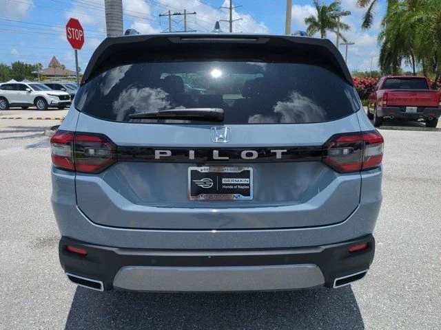 New 2026 Sonic Gray Pearl Honda EX-L image 4