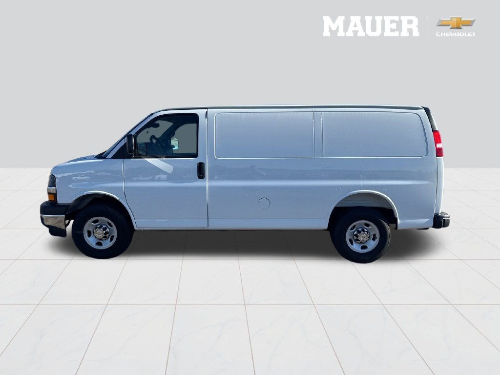 2026 Chevrolet Express Cargo Work Van - Photo 3