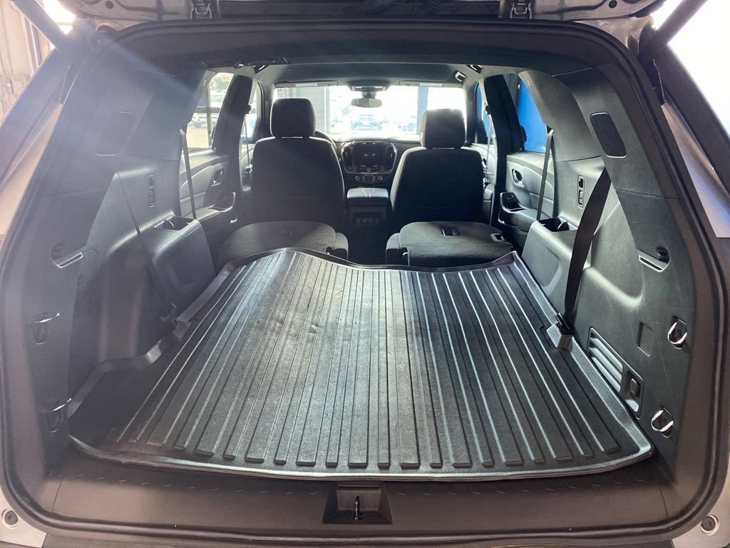 Used 2023 STERLING GRAY METALLIC Chevrolet LT Cloth image 20
