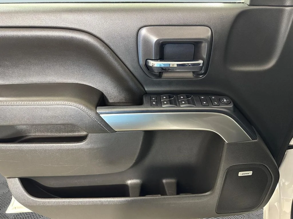 Used 2015 White Chevrolet LT image 16