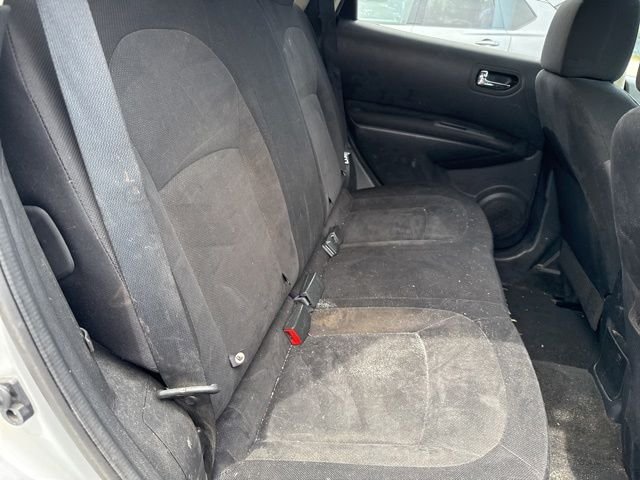 Used 2010 Silver Nissan S image 9