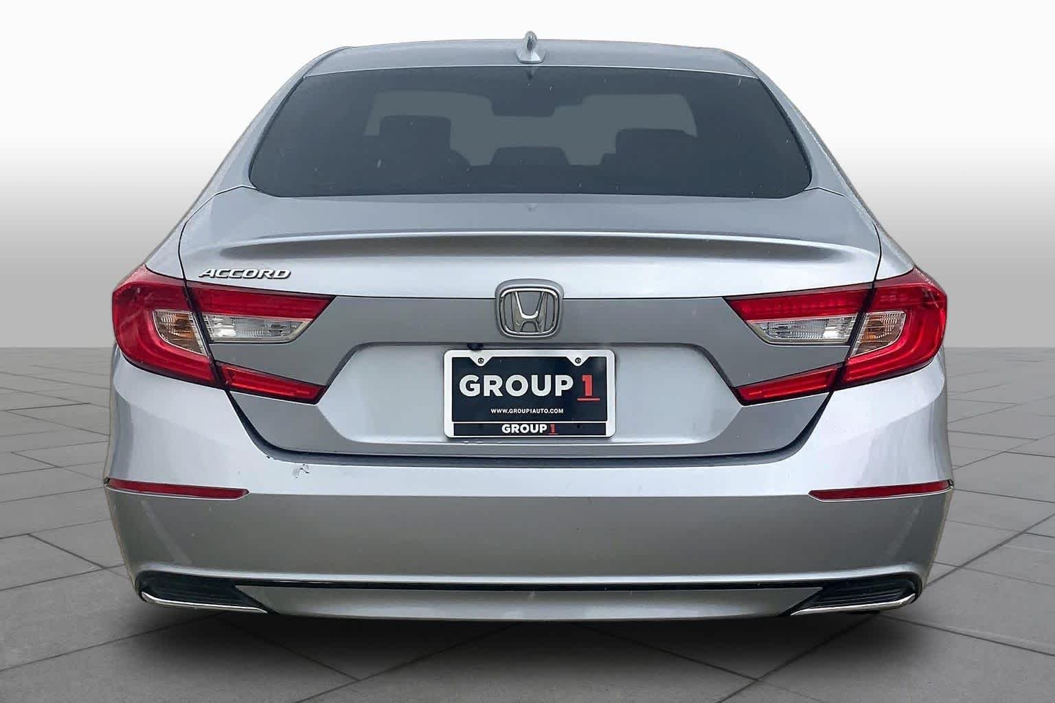 Used 2018 Lunar Silver Metallic Honda LX 1.5T image 5