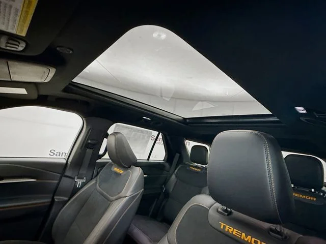 New 2026 Carbonized Gray Metallic Ford Tremor® image 23