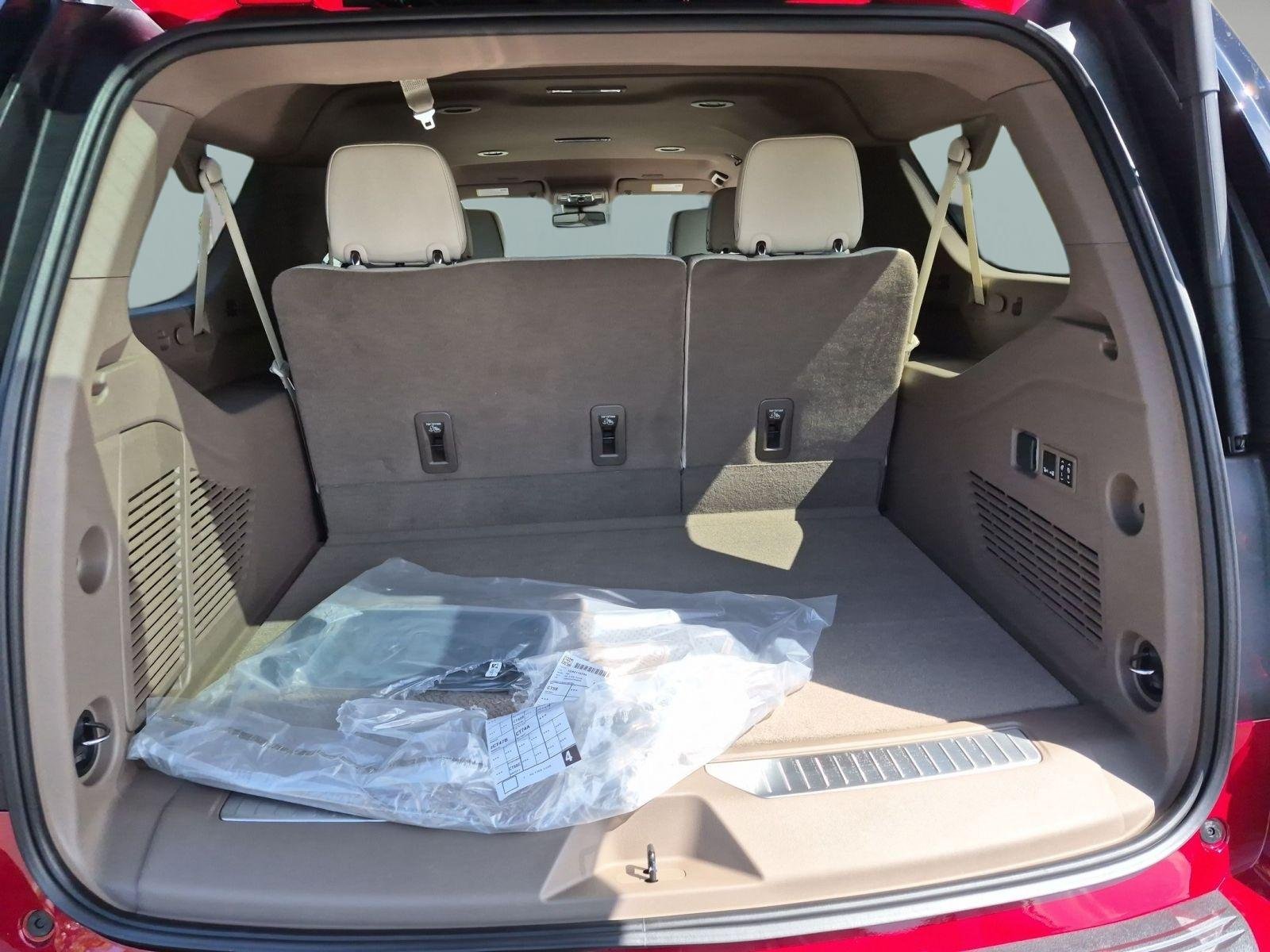 2026 GMC Yukon XL Denali - Photo 24