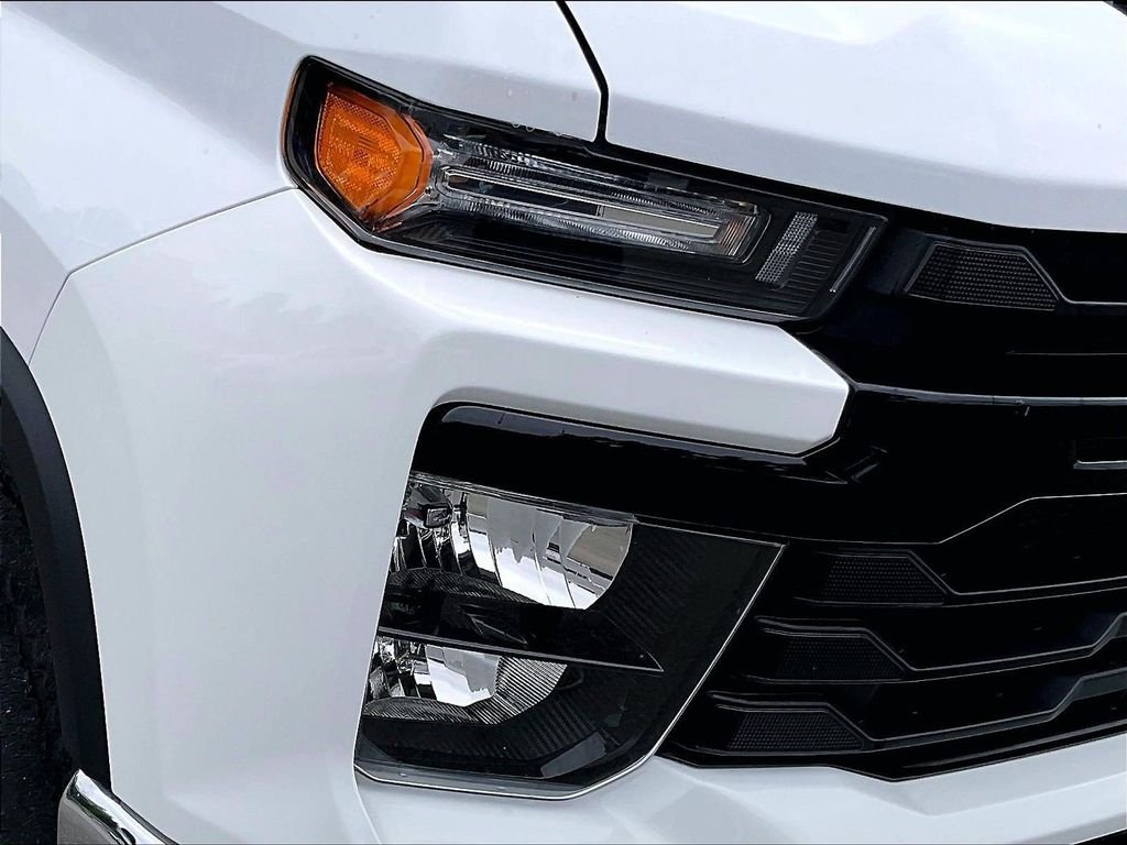 Used 2024 White Chevrolet Work Truck image 33