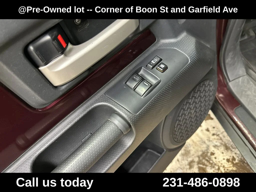 Used 2007 Red Toyota Base image 16