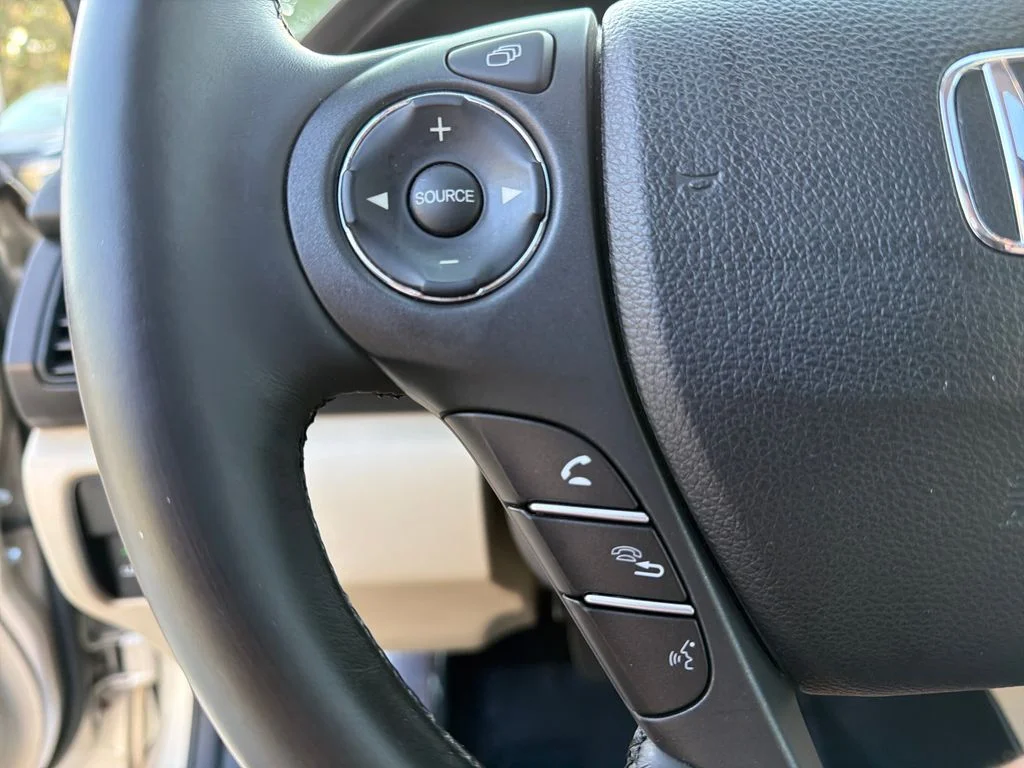 Used 2015 Beige Honda EX-L image 22