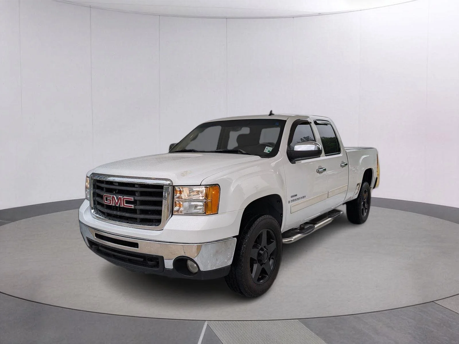 Used 2007 Summit White GMC SLE2 image 1