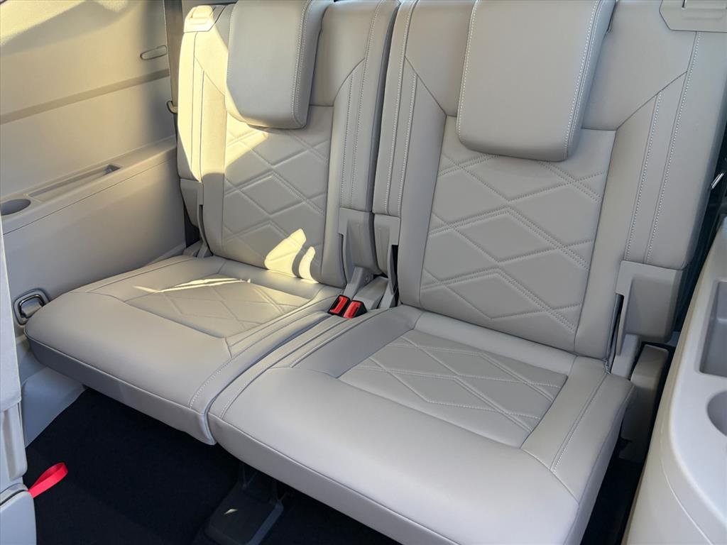 Used 2026 Opal White Pearl Volkswagen SE 4Motion image 20