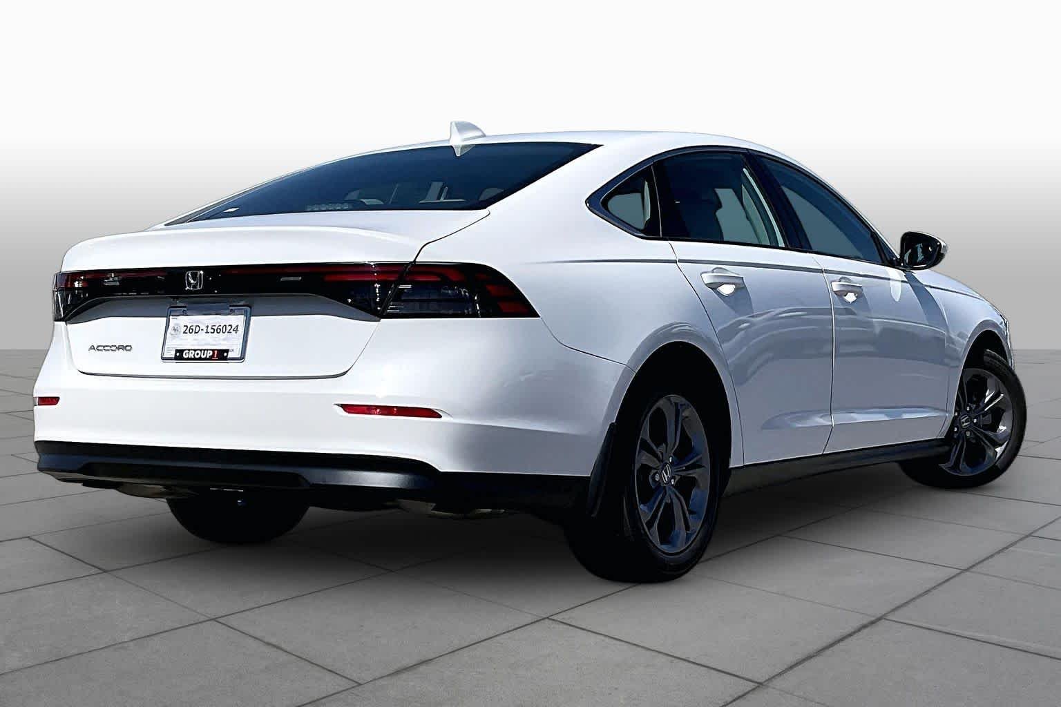 Used 2024 Platinum White Pearl Honda EX image 12