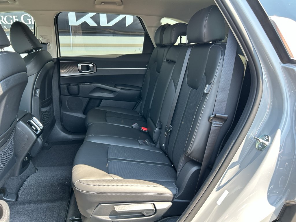 New 2026 Wolf Gray Kia S image 12