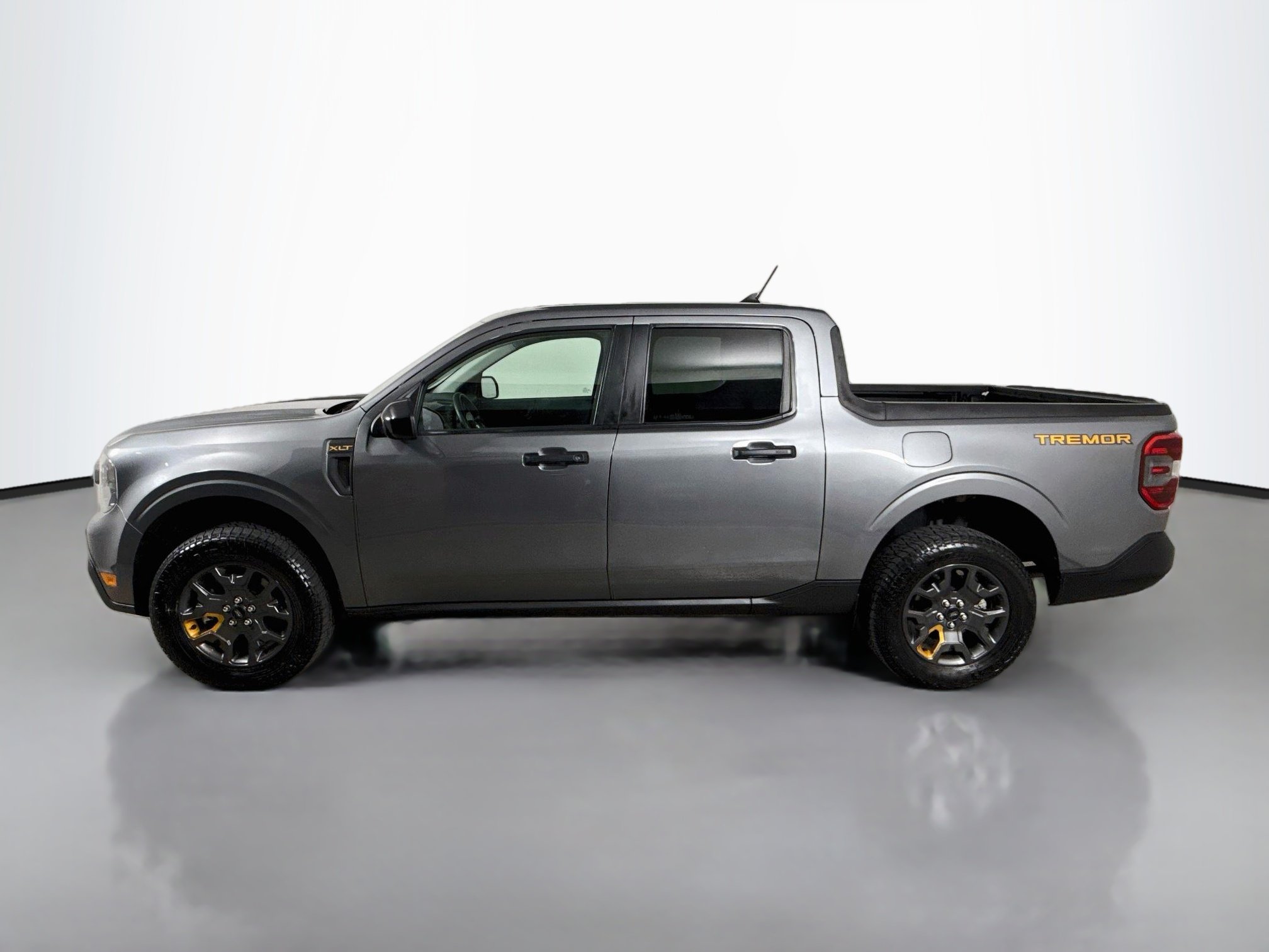 Used 2024 Carbonized Gray Metallic Ford XLT Advanced image 4