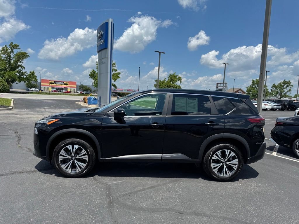 Used 2023 Super Black Nissan SV image 4