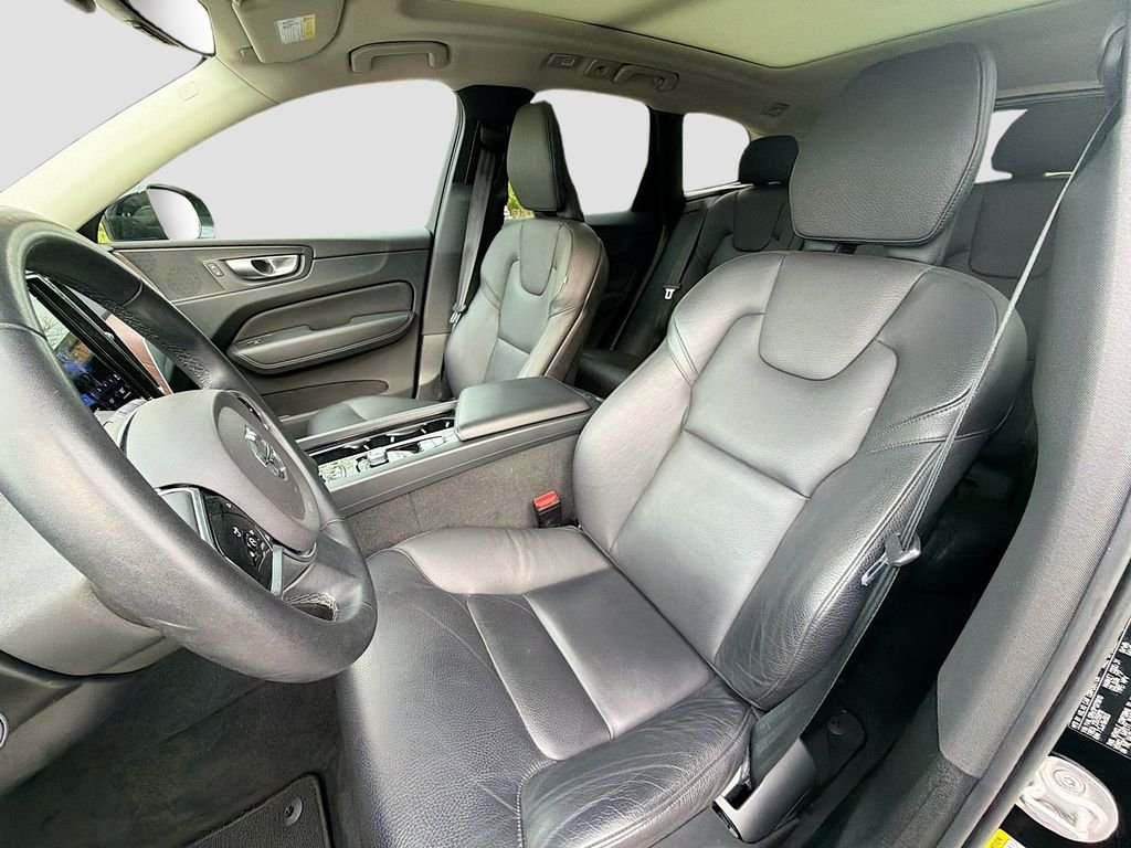 2023 Volvo XC60 Plus - Photo 21