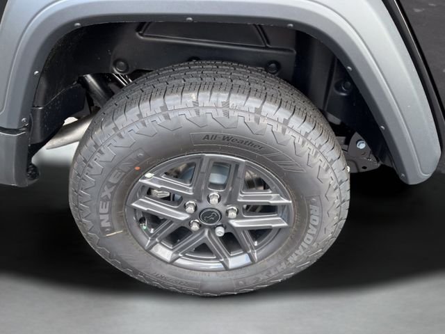 New 2026 Black Clearcoat Jeep Sport S image 33