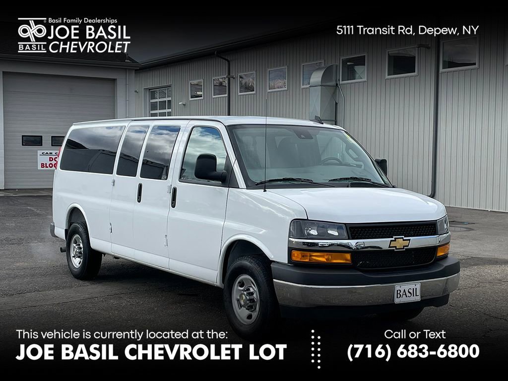 2025 Chevrolet Express 3500 LT Extended's photo