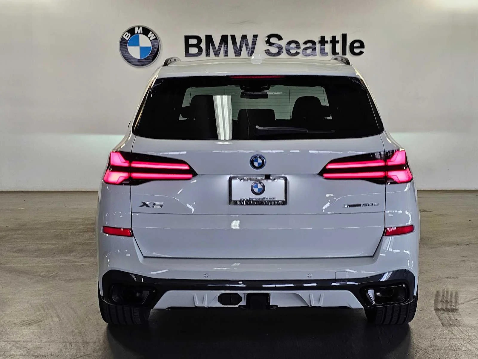 New 2026 Alpine White BMW xDrive50e image 5