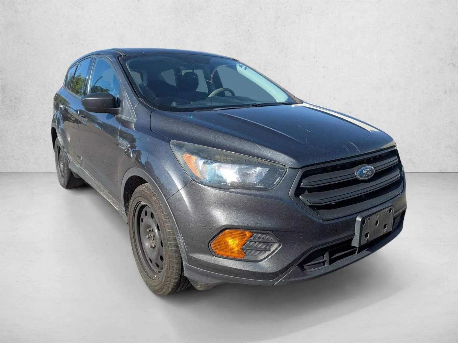 Used 2018 Magnetic Metallic Ford S image 3