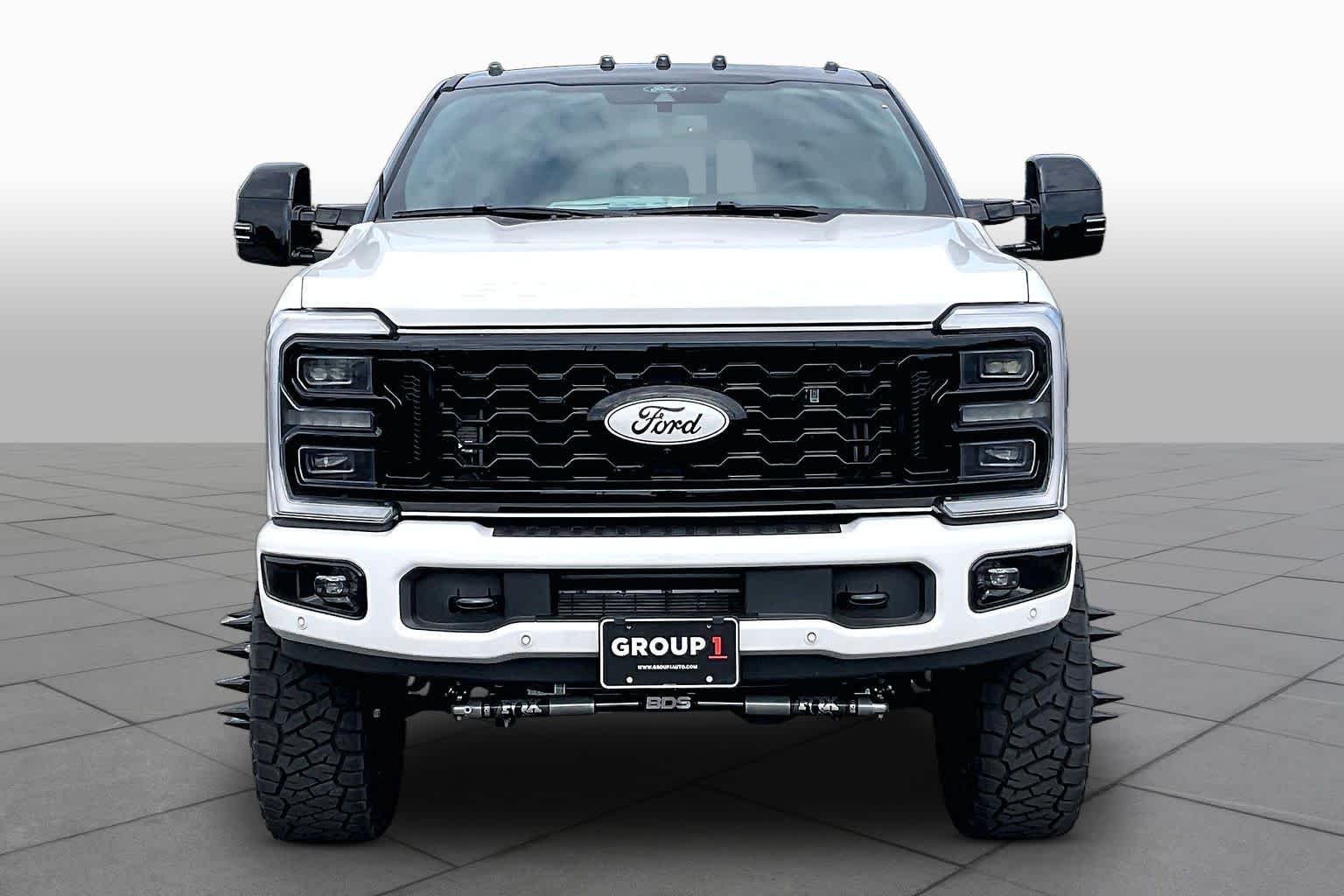 New 2026 Star White Metallic Tri-Coat Ford F-350® Platinum® image 3