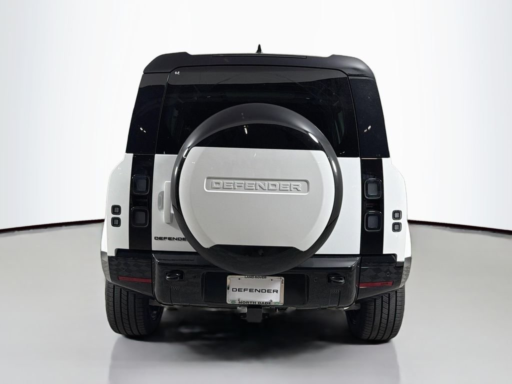New 2026 Fuji White Land Rover X-Dynamic SE image 6