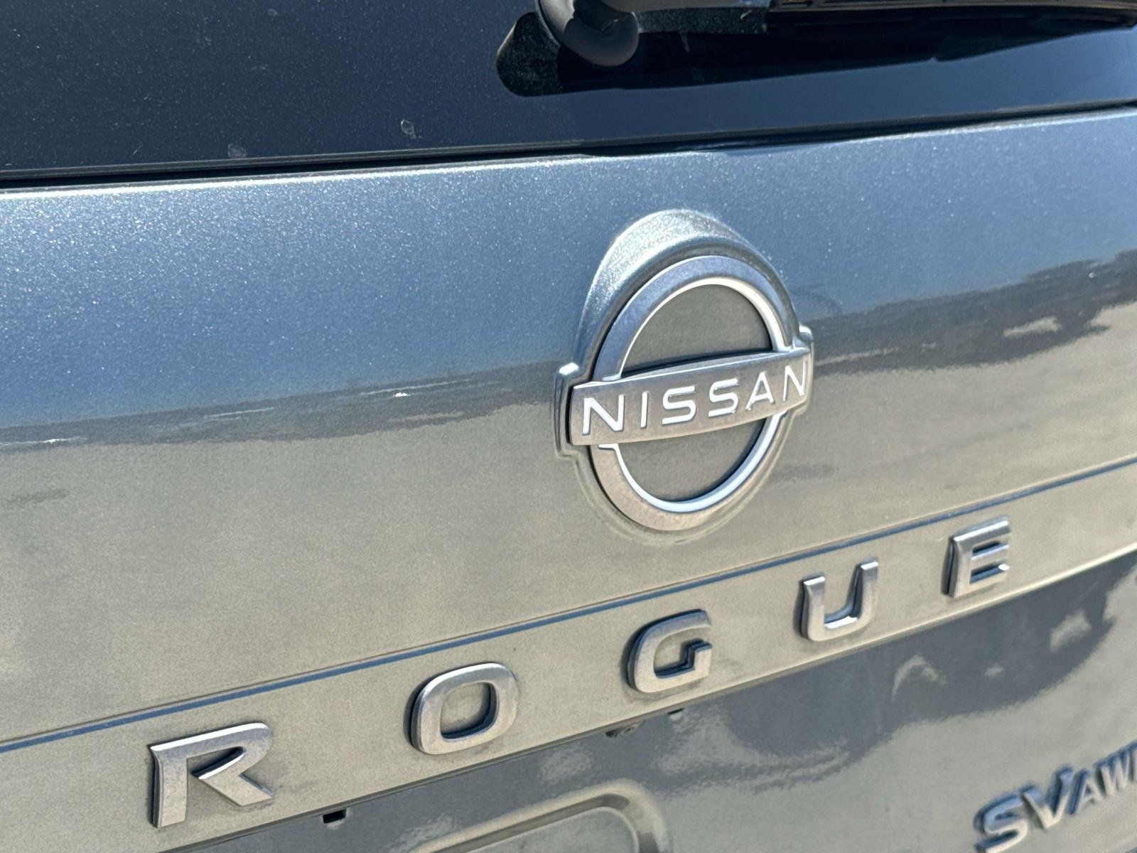 Used 2024 Gray Nissan SV image 5