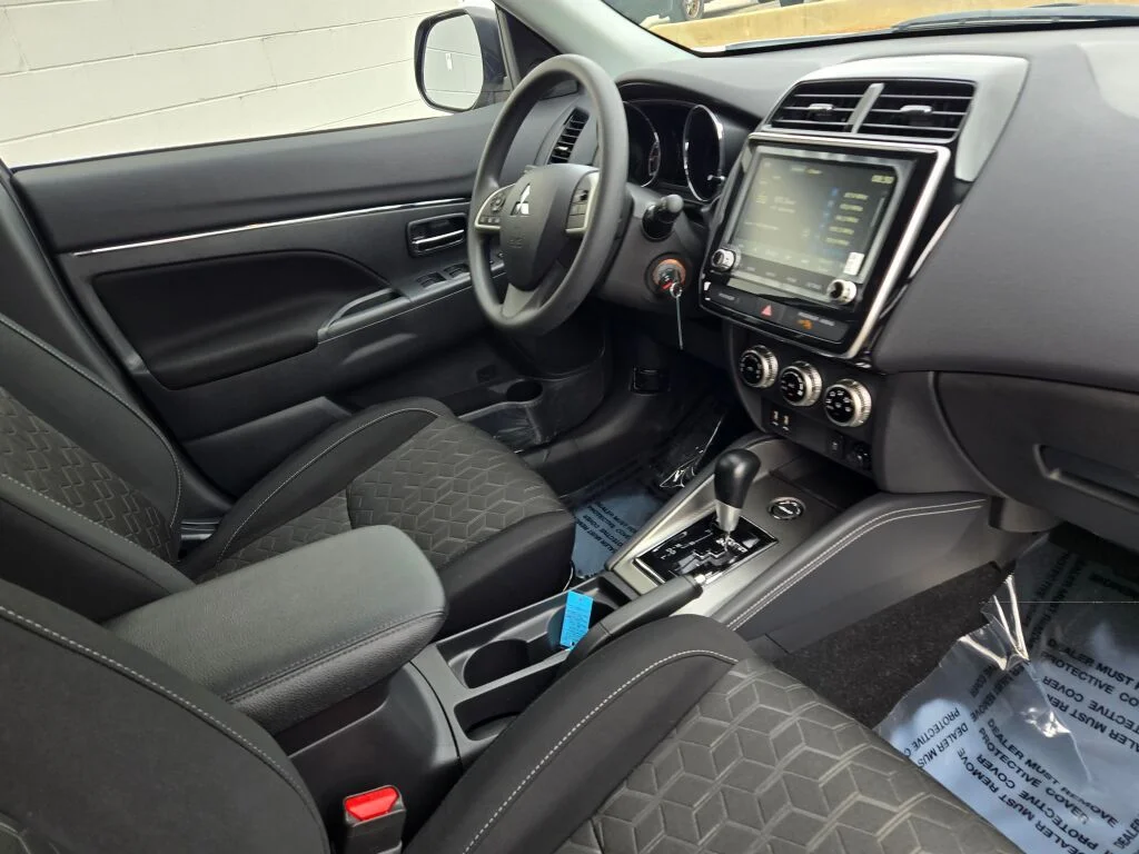 Used 2026 White Mitsubishi 2.0 ES image 5