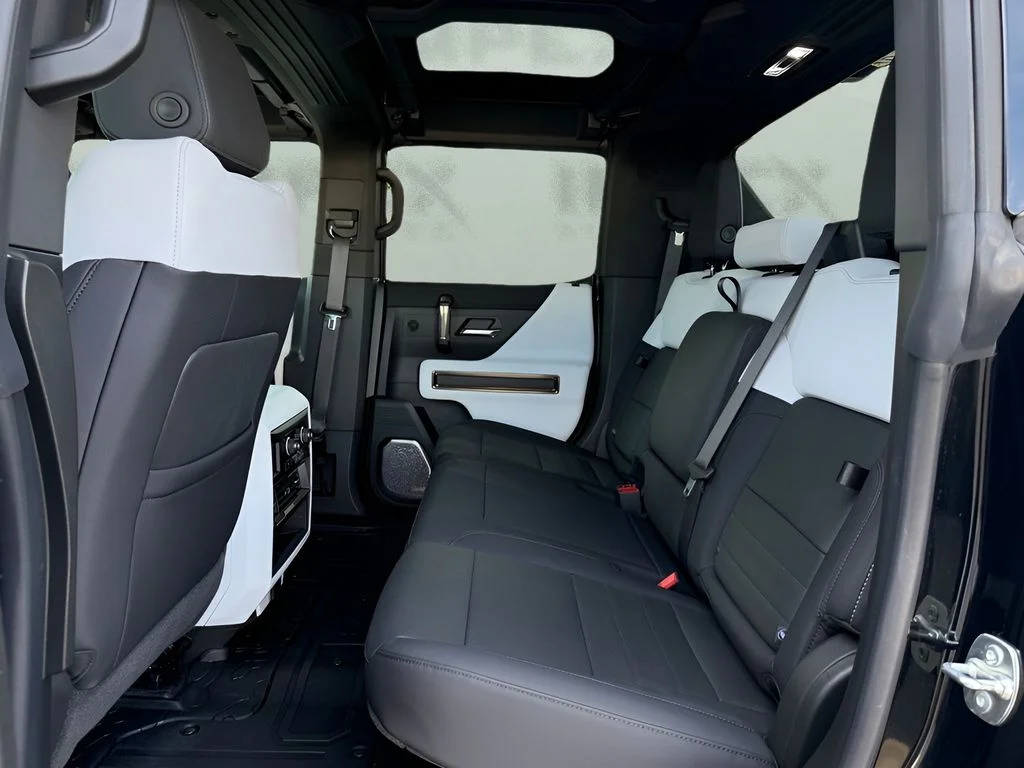 Used 2025 Black GMC 2X image 30