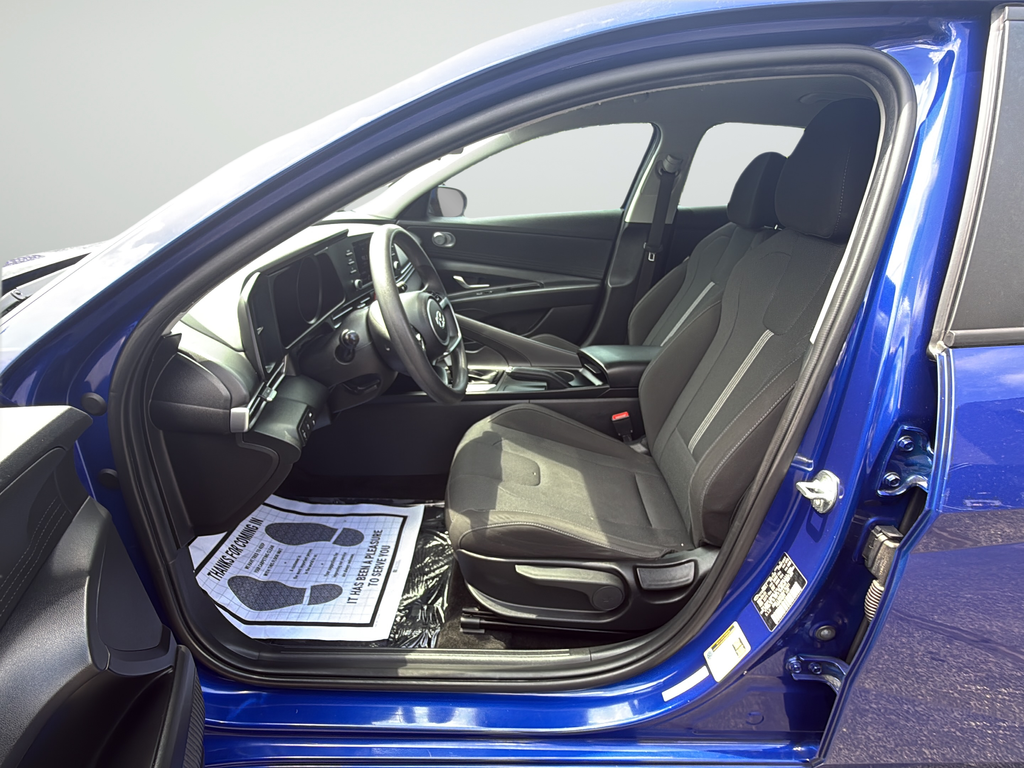 Used 2021 Blue Hyundai SE image 27