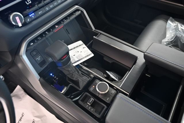 New 2026 Wind Chill Pearl <sup>1</sup> Toyota  Platinum image 19