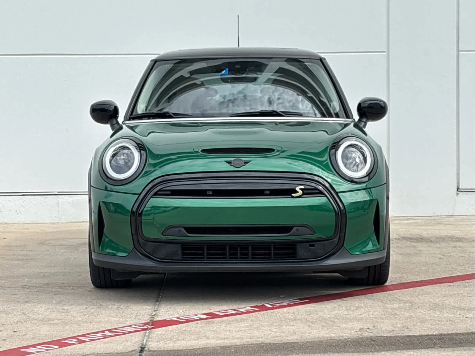 Used 2024  MINI Cooper SE image 2