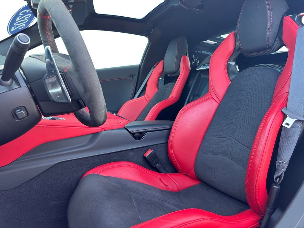 Used 2023 White Chevrolet Stingray image 25