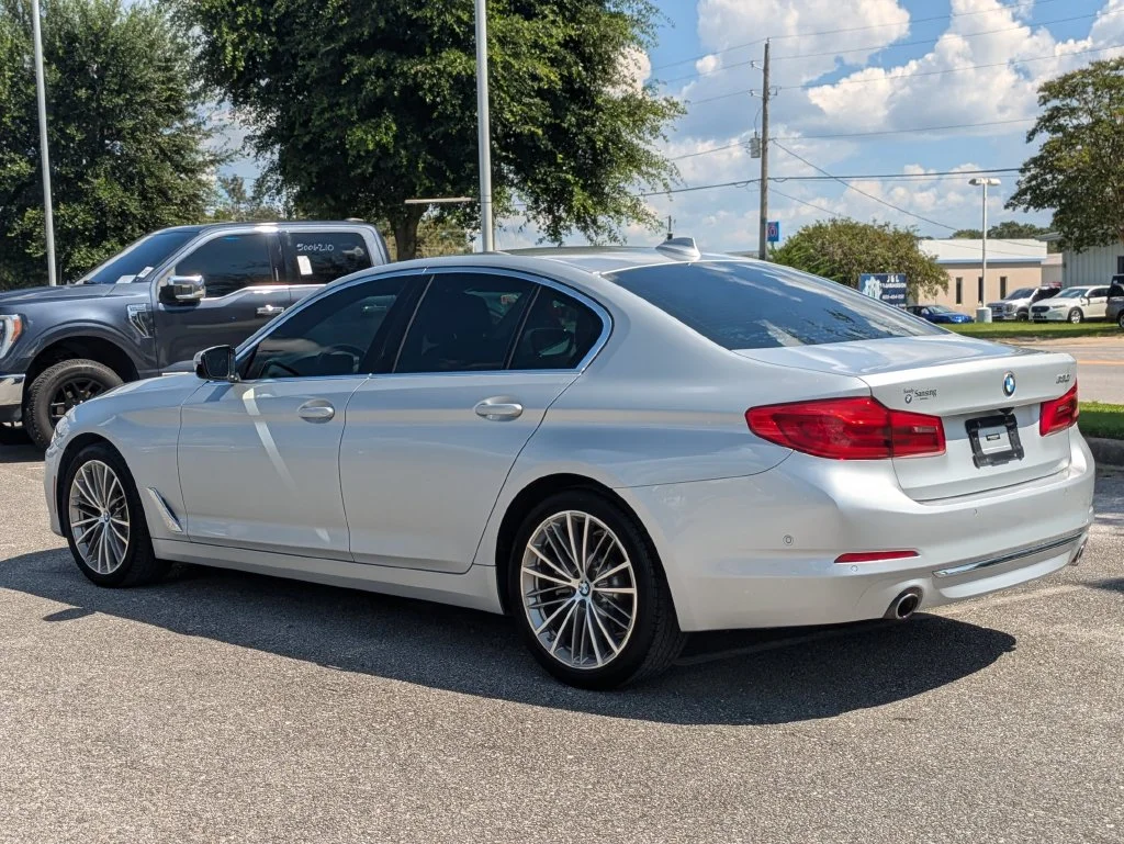 Used 2019 Silver BMW 530i image 3