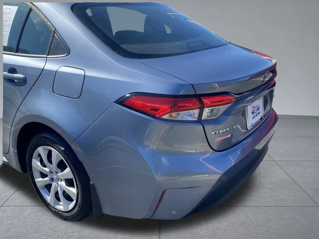 Used 2025  Toyota LE image 10