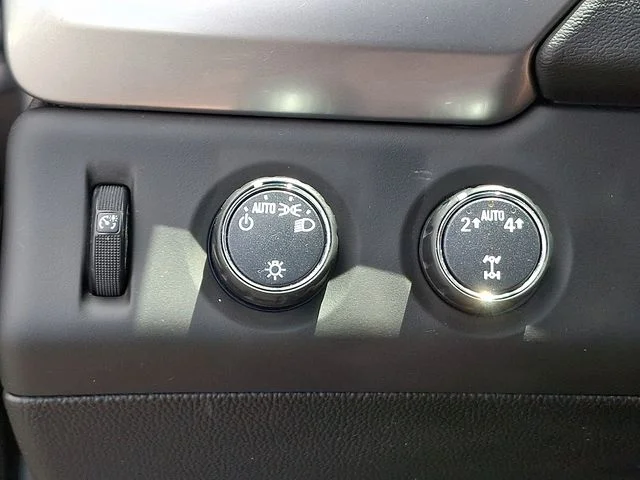 Used 2017 Gray Chevrolet LT image 27
