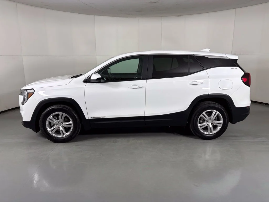 Used 2024 White GMC SLE image 5