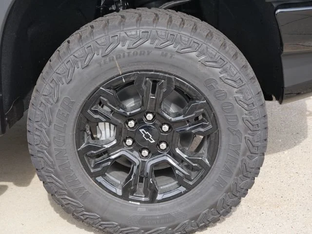2026 Chevrolet Silverado 1500 ZR2 - Photo 10
