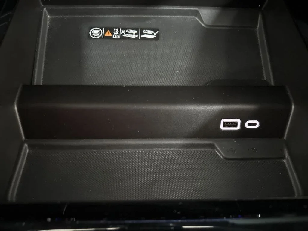 Used 2025 Black Chevrolet Z71 image 34