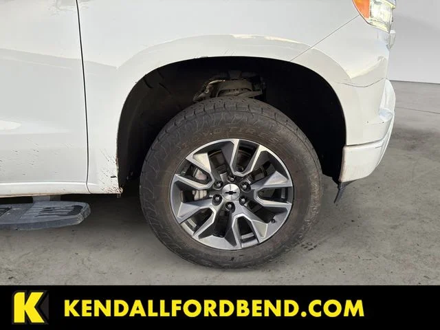 Used 2022 White Chevrolet RST image 10