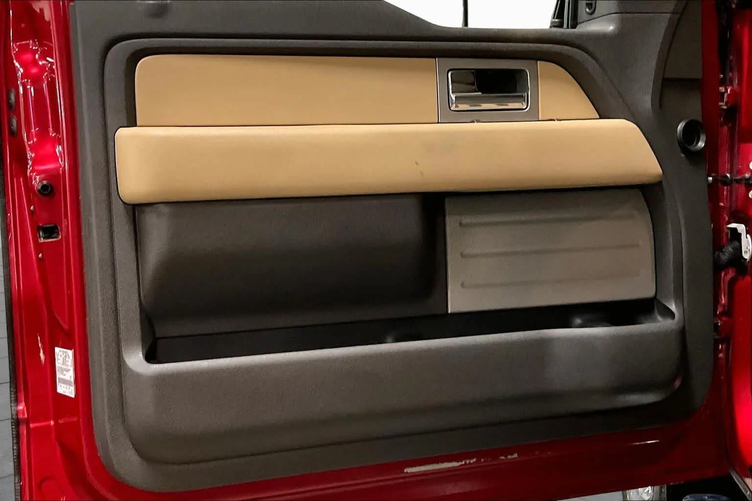 Used 2011 Red Candy Metallic Tinted Clearcoat Ford XLT image 21