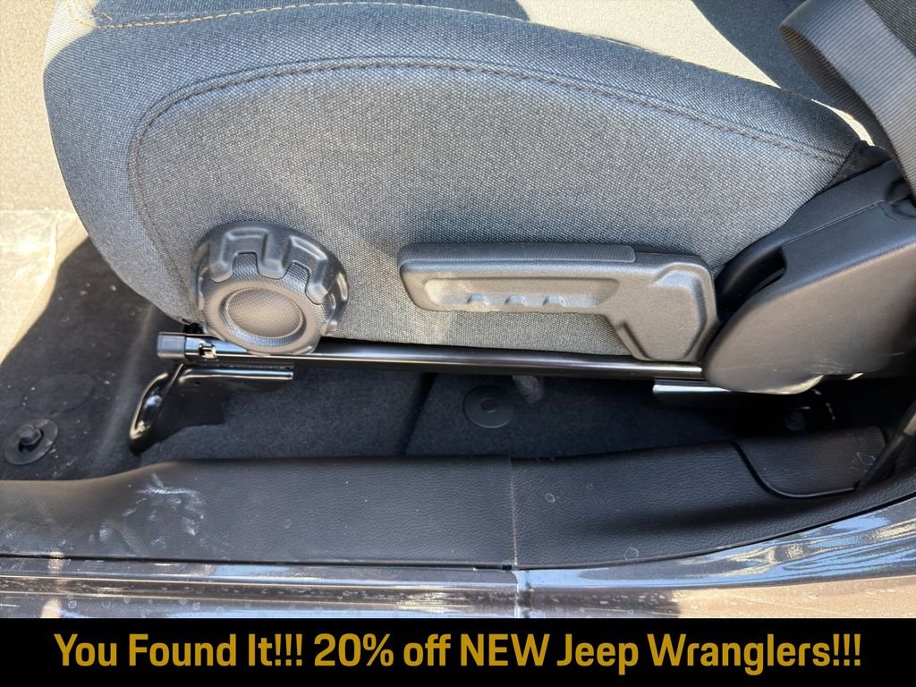 New 2026 Granite Crystal Metallic Clearcoat Jeep Sport S image 10