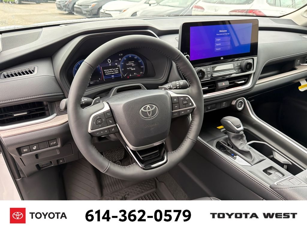New 2026 Wind Chill Pearl Toyota Platinum image 17