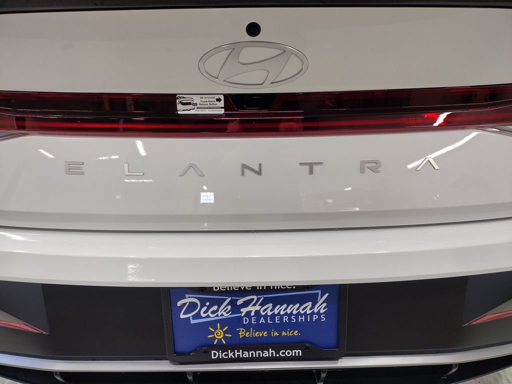Used 2026 White Hyundai SEL Sport image 13